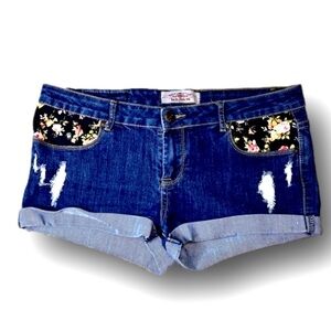 Iris Jeans Modern Vintage Distressed Denim Flora accent short